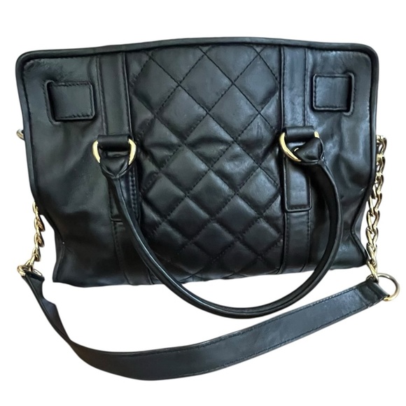 Michael Kors Hamilton
Satchel Center Quilt Black Gold Lock n Key Purse Handbag - Picture 5 of 16